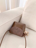 CHANEELR & KARITH包包女包牛皮單肩斜挎水桶小包百搭新款生日禮物送女友老婆 咖色 高級感送女朋友愛(ài)人實(shí)用高檔 曬單實(shí)拍圖