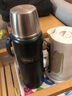 膳魔師（THERMOS） 保溫壺保冷保溫瓶高真空不銹鋼戶外便攜運動把手旅行壺SK-2020 深藍色 2L 曬單實拍圖
