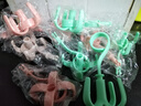 歐曼麗莎掛鉤可旋轉(zhuǎn)八爪魚(yú)掛鉤家用衛(wèi)生間四爪掛鉤領(lǐng)帶衣柜衣帽鉤 9個(gè)裝掛鉤（顏色隨機(jī)） 曬單實(shí)拍圖