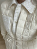 玖姿·安娜蔻【輕氧系列】香風(fēng)異材質(zhì)腰帶羽絨服女春款 米白 XS 曬單實(shí)拍圖