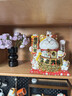 吉貓堂招財貓擺件開(kāi)業(yè)大號自動(dòng)搖手店鋪前臺家居客廳裝飾發(fā)財貓送禮禮品 32CM高【我為財運舉大旗】當次日達 【禮盒+坐墊+圍脖】電池插電兩用 曬單實(shí)拍圖