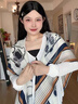 繡娘（XIUNIANG）真絲披肩外搭高端圍巾女2025新款空調(diào)房三角絲巾兩用夏季薄款夏天 藏書(shū)章 米棕 200x105cm 曬單實(shí)拍圖