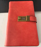 杜爾定期存單收納本票據冊銀行支票夾牛皮多功能存折卡一體包帶密碼鎖 西瓜紅(37頁(yè)+9卡)- 可放74張存單 曬單實(shí)拍圖