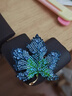 默研（MOYAN）楓葉胸針感小眾飾品配件毛衣鏈吊墜胸花可愛(ài)胸針胸花別針 藍色  A22-308 曬單實(shí)拍圖