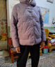 莉美芪小個(gè)子媽媽秋冬裝輕薄羽絨服白鴨絨短款中老年人大碼棉襖洋氣新款 紫色【聚熱保暖羽絨棉】 輕薄 2XL 【建議120-130斤】做工精細 曬單實(shí)拍圖