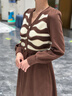 香影v領(lǐng)收腰連衣裙女2025秋冬新款針織拼接條紋簡(jiǎn)單大方長(cháng)袖裙子 咖啡 S 曬單實(shí)拍圖