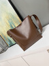 viney牛皮包包女包大容量水桶包通勤斜挎單肩生日禮物高級感送女友老婆 【咖啡】女生實(shí)用走心 品牌小眾百搭休閑腋下大包 曬單實(shí)拍圖