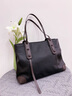 viney牛皮包包女包大容量手提單肩媽媽包中年送生日情人節禮物女朋友 【黑配咖】高檔實(shí)用百搭通勤托特包 曬單實(shí)拍圖