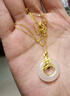 中國(guó)黃金（CHINA GOLD）花朵和田玉項(xiàng)鏈足金平安扣掛吊墜金鑲玉情人節(jié)生日禮物送女友媽媽 【京速達(dá)】平安扣金鑲玉吊墜【配S925鏈】 曬單實(shí)拍圖