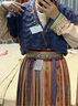 七月夕原創(chuàng)漢服x杭州博物館聯(lián)名 靈嶼川 坦領(lǐng)短衫針織半臂燈籠褲 坦領(lǐng)上襦藍(lán) 現(xiàn)貨 S 曬單實(shí)拍圖