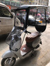 一家有篷電動(dòng)車(chē)新款雨棚摩托遮陽(yáng)傘電瓶車(chē)擋雨棚遮雨罩摩托遮雨棚防曬罩 長(zhǎng)款/全黑+前開(kāi)窗+帽檐+后立柱 有后視鏡車(chē)型拍（F2Y） 曬單實(shí)拍圖