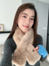 允娜柔軟毛毛圍巾女韓版百搭日系秋冬季毛絨少女圍脖仿兔毛加厚交叉 淺駝色 曬單實(shí)拍圖