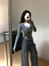 FSAT磨毛純欲蕾絲拼接v領(lǐng)長(cháng)袖t恤女春夏修身顯瘦設計感保暖內搭打底衫 灰色 S 曬單實(shí)拍圖