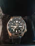 精工（SEIKO）手表 新盾牌5號(hào)系列100米防水運(yùn)動(dòng)膠帶黑金水鬼機(jī)械男表 SRPD76K1 曬單實(shí)拍圖