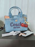 COACH【七夕禮物】蔻馳 Cargo 20 草書標志刺繡 牛仔布 托特包Tote包 靛藍色 CZ100-B4IN現貨 小號 曬單實拍圖