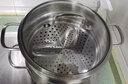 Momscook 不銹鋼湯鍋淺燒鍋燉湯鍋復(fù)底加厚 玻璃蓋 SUS304 電磁爐燃?xì)馔ㄓ?24×13.5CM【配蒸籠】 24cm 曬單實(shí)拍圖