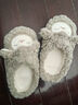 名創(chuàng)優(yōu)品（MINISO）小綿羊咩咩棉拖鞋女冬季新款包跟保暖家居室內(nèi)厚底月子毛毛拖鞋 深灰【半包跟款】 38-39 (260mm) 【適合37/38碼穿】 曬單實拍圖