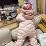 歡喜小熊嬰兒羽絨服連體衣寶寶冬季新生兒哈衣外出加厚保暖爬爬服新款衣服 淺珊瑚 100 曬單實拍圖