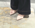 CHARLES&KEITH蝴蝶結(jié)尖頭緞面高跟涼鞋女七夕禮物SL1-60280474 BLACK TEXTURED黑色紋理 35 曬單實(shí)拍圖