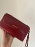 班亞奴錢(qián)包女真皮2025新款大容量手拿包單肩斜跨手機包簡(jiǎn)約時(shí)尚小包包女 酒紅色（贈手腕帶和肩帶）防盜刷 曬單實(shí)拍圖