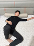 魅藝男生側睡抱枕冬季毛絨睡覺(jué)夾腿長(cháng)條床上成人專(zhuān)用圓柱形抱枕可拆洗 四季款【親膚舒睡整晚】炭黑色//可拆洗 120cm*18cm 含枕芯 【推薦身高145-170cm】 曬單實(shí)拍圖