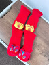 AMI新生嬰兒冬款新年襪大紅色防滑地板襪男女寶寶公仔襪 1雙 平安醒獅 均碼 0-1歲 曬單實(shí)拍圖