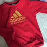 阿迪達斯 （adidas）兒童裝春內(nèi)搭圓領(lǐng)衛(wèi)衣運動長袖上衣  紅/金 140 曬單實拍圖