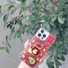 巴蒂尼 紅色金幣福袋適用iPhone16手機(jī)殼蘋(píng)果15promax全包防摔14pro新年款13高級(jí)感12硅膠11創(chuàng)意情侶 紅底福袋+紅福袋公仔組合 iPhone 16 曬單實(shí)拍圖