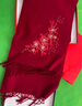 上海故事羊毛圍巾女士秋冬本命年紅色刺繡披肩圍脖38婦女節(jié)禮物送媽媽禮盒 桃花酒紅【禮盒裝】 180*30cm 曬單實(shí)拍圖