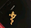 周大福本命年蛇年生肖權(quán)杖蛇黃金吊墜(工費(fèi):520計(jì)價(jià))EOF1287 足金 約4.65g 曬單實(shí)拍圖