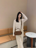 ZESH/澤尚【新品上市】小號枕頭包女士時(shí)尚休閑通勤手提包女包 棕色 曬單實(shí)拍圖