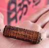 佩大師越南惠安沉香吊墜雕刻六字真言項(xiàng)鏈沉水掛件木質(zhì)天珠掛墜高檔禮品 約19*58mm*16克沉水級 曬單實(shí)拍圖