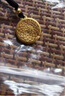 中國黃金（CHINA GOLD）八寶羅盤黃金吊墜女古法999足金項鏈七夕情人節(jié)禮物送女朋友老婆 八寶羅盤吊墜約1g【配黑繩】【紀(jì)念品】 曬單實(shí)拍圖