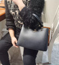 袋鼠品牌真皮手提包女2025新款時(shí)尚中年媽媽婆婆母親節氣質(zhì)女士斜挎包 黑色（送禮盒裝+手包卡包） 大包（長(cháng)29-厚13-高21.5厘米） 曬單實(shí)拍圖