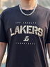 NBA官方布魯克林籃網(wǎng)/勇士/湖人球場(chǎng)生活系列男女運動(dòng)休閑短袖T恤 湖人-短袖T恤 XL 曬單實(shí)拍圖