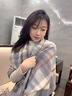 鄂爾多斯市產(chǎn)羊絨格子圍巾女冬季韓版百搭情侶保暖圍脖男禮物潮披 灰色收藏加購贈送購物袋 曬單實(shí)拍圖