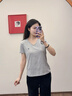 ELAND【臻棉T】衣戀T恤女簡(jiǎn)約風(fēng)v領(lǐng)匹馬棉舒適短袖上衣25夏季新款 灰色(15)Grey S /160 曬單實(shí)拍圖