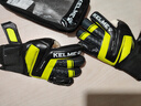 卡爾美（KELME）守門(mén)員手套帶護指成人兒童專(zhuān)業(yè)門(mén)將比賽訓練手套足球裝備防滑耐磨 黑綠【比賽級】 可拆卸護指 6號 【手掌寬度5.5-6.5cm】 曬單實(shí)拍圖