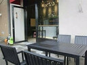 天裕成家具 戶外桌椅庭院花園露天陽臺室外休閑椅組合套裝外擺塑木桌椅防腐創(chuàng)意簡約休閑桌椅奶茶店外擺餐桌 4張豎紋椅配【內(nèi)藏拼花80圓桌】 曬單實(shí)拍圖