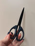 得力黑刃剪刀家用防粘膠剪子廚房辦公用剪紙大號防生銹不銹鋼剪刀 【中號黑刃】黑+藍-共2把 曬單實(shí)拍圖