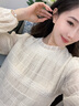 玖姿·安娜蔻優(yōu)雅淑女風(fēng)剪花肌理木耳邊輕薄上衣女2025春季新款 米白 S 曬單實(shí)拍圖