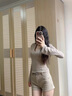 凡伊笑V領(lǐng)打底衫女長袖t恤女士洋氣秋冬新款打底內(nèi)搭純欲上衣辣妹可外穿 燕麥色V領(lǐng)長袖 L 【建議105-120斤】 曬單實(shí)拍圖