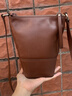 絲芙倫2026春季新款真皮斜挎小包手機包韓版甜美淑女頭層牛皮豎款水桶包 深棕色 曬單實(shí)拍圖