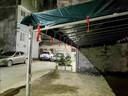 廠(chǎng)家直銷(xiāo)戶(hù)外斜面雨棚商鋪門(mén)店檔口擺地攤防暴雨帳篷遮陽(yáng)棚停車(chē)棚 墨綠色 4米寬斜面X5米長(cháng)【加粗4立柱】 曬單實(shí)拍圖