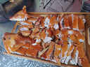 渝西王烤乳豬 熊貓豬整只現(xiàn)烤 廣式脆皮烤全豬開業(yè)送禮 生日壽宴禮盒 3斤整只(無禮盒) 說明書+盤子+佐料+盤子 曬單實(shí)拍圖