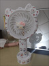 美克杰可愛貓手持迷你風(fēng)扇便攜學(xué)生隨身電扇卡通充電小風(fēng)扇 白色風(fēng)扇+kitty配件+kt貼紙 曬單實拍圖
