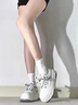 森馬女鞋夏季潮牌穿孔透氣百搭真皮休閑板鞋女學(xué)生軟底輕便運(yùn)動小白鞋 米色 38 曬單實(shí)拍圖