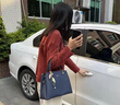 游子吟七夕情人節(jié)禮物送老婆包包女包2025年新款中年女士手提包斜挎女包 藍色 曬單實拍圖