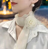 北極絨玫瑰領(lǐng)花絲巾女春夏新款純色雪紡紗舒適多功能護頸優(yōu)雅款裝飾圍巾 玫瑰花絲巾-米色 曬單實(shí)拍圖