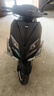 五羊全新國四電噴踏板車(chē)110鈴木UY本田款125可上牌兩輪燃油男女摩托車(chē) 黑色 可上牌+資料發(fā)票+保險杠尾箱 曬單實(shí)拍圖